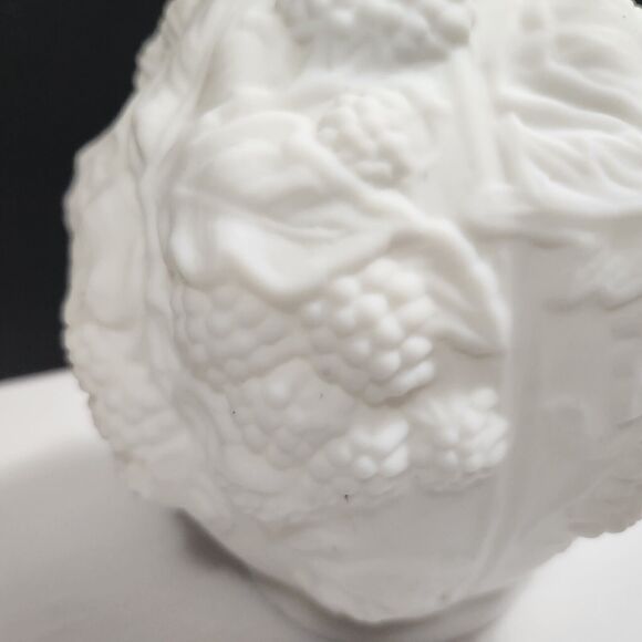 Vtg Orginal Doeskin Finish Loganberry Pattern Milk Glass Vase 10 in. - Picture 5 of 11